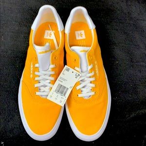NWT Skate skateboarding 3MC Adidas Gold